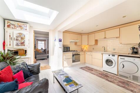 31 Green Kitch.jpg