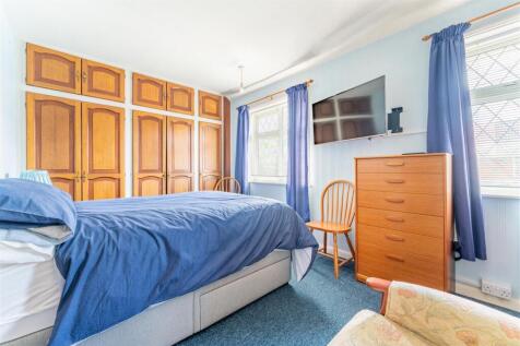 49 Homefarm Bed 1.jpg