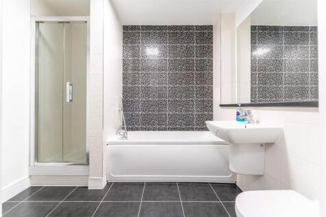 4 MHC Bathroom.jpg