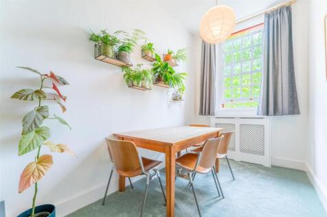 17 Osterley dining 2.jpg
