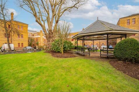 17 Osterley Garden.jpg