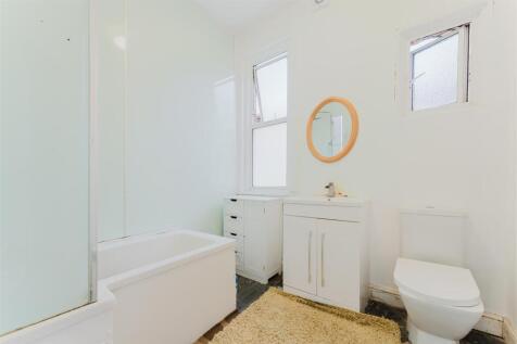 17a Milton bath.jpg