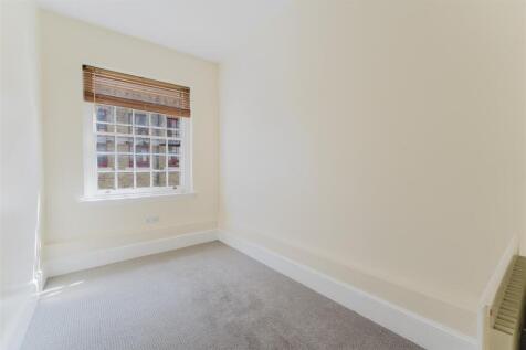 24 Osterley Bed 3.jpg