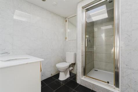 24 Osterley shower 2.jpg
