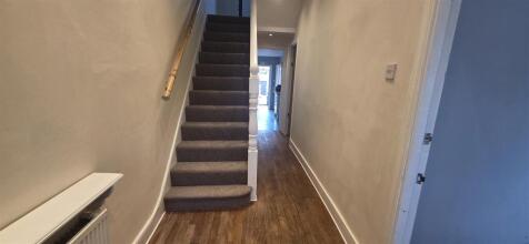 234 Greenford Ave hall.jpg