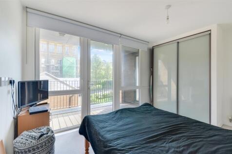 Bedroom_Pic_ (12).jpg
