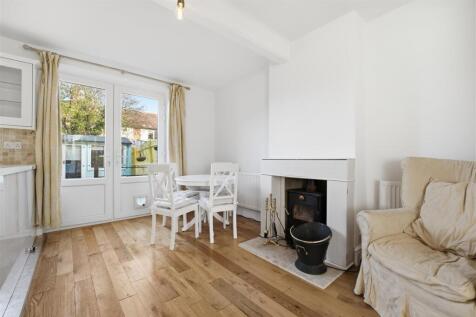 37 Cuckoo Dining 2.jpg