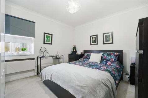 19 Kipling Bed 1.jpg