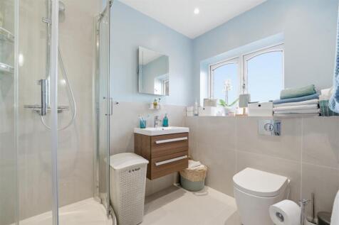 19 Kipling Shower.jpg