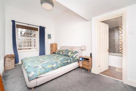 32 Osterley Gardens Bed 1.jpg