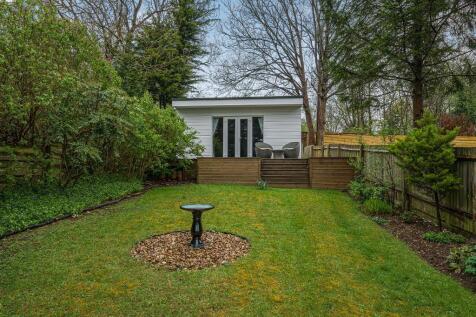 CABIN/GARDEN ROOM