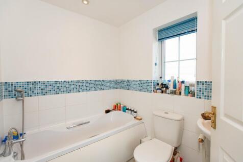 BEDROOM 1 EN SUITE