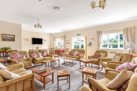 COMMUNAL LOUNGE
