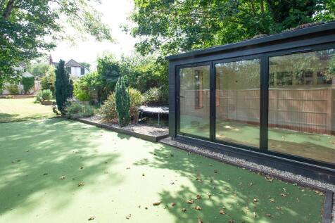 GARDEN CABIN
