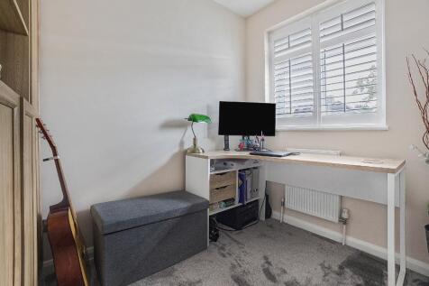 STUDY/BEDROOM 5