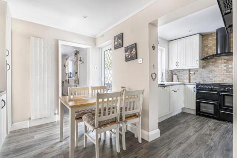 KITCHEN/BREAKFAST ROOM