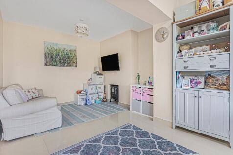 KITCHEN/DINING/FAMILY ROOM