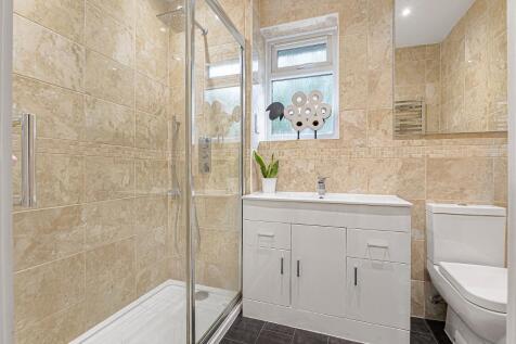 GROUND FLOOR SHOWER ROOM