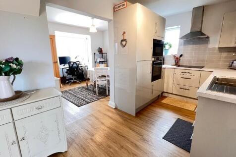 Fitted Kitchen