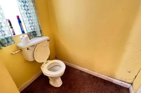 Cloakroom/w.c.