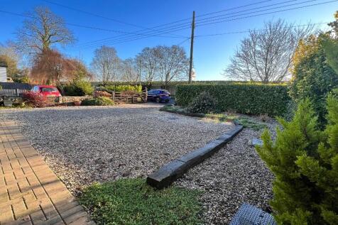 Front Garden/Parking