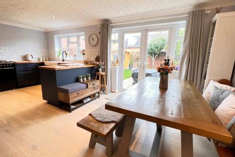 Fitted Kitchen/Diner
