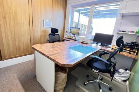 Office/Bedroom 5