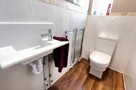 Cloakroom/w.c.