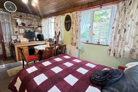 Bedroom/Garden Room