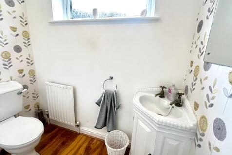 Cloakroom/w.c.