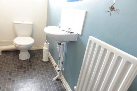 Cloakroom/w.c.