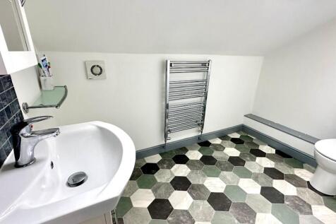 Cloakroom/w.c.