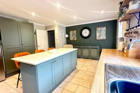 Fiited Kitchen