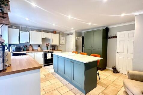 Fitted Kitchen