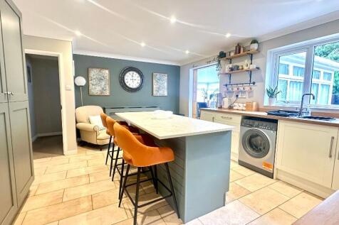 Fitted Kitchen