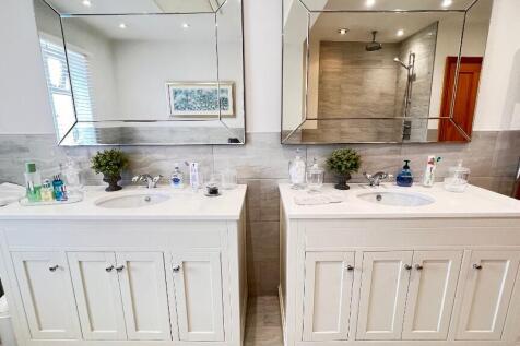 Bathroom/Shower