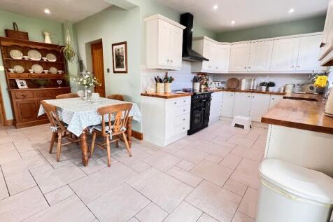 Fitted Kitchen