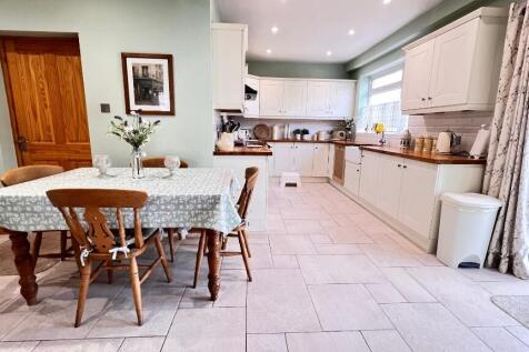 Fitted Kitchen/Diner