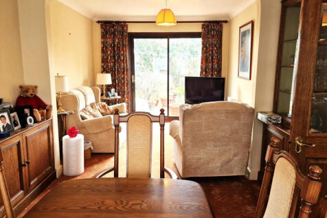THROUGH-LOUNGE