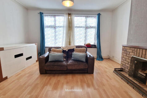 4 BEDROOM END OF TERRACE