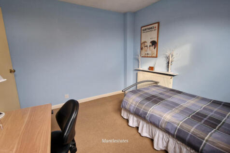 REAR BEDROOM (2)