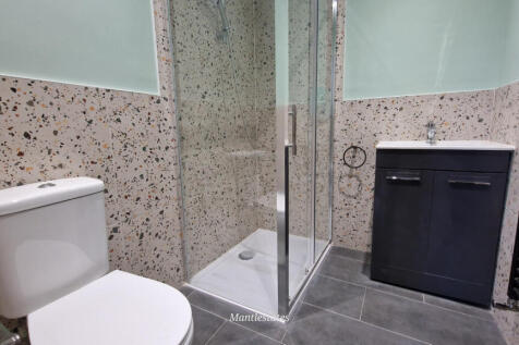 FIRST FLOOR SHOWER ROOM