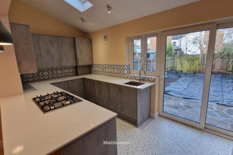 3 Bedroom End of Terraced House