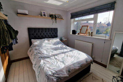 REAR BEDROOM