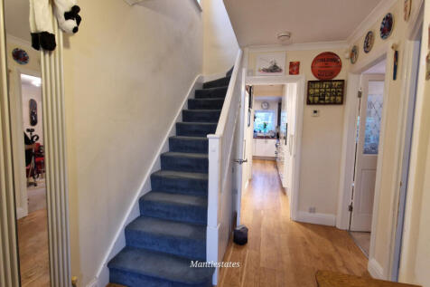 HALLWAY / STAIRCASE
