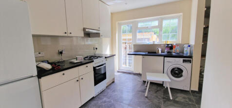 2 BEDROOM TERRACED HOUSE