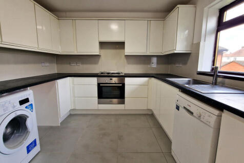 2 Bedroom Flat With Garage En-Block
