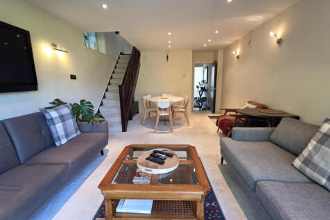 2 Bedroom End of Terrace House
