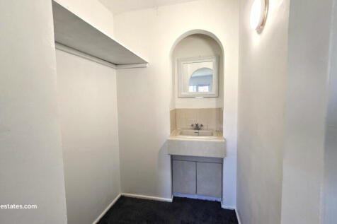 WARDROBE AREA