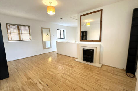 1 BED MAISONETTE